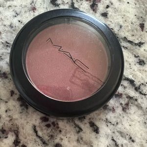 MAC Sheertone shimmer Blush in plum Foolery